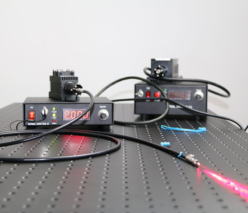 650nm/655nm/660nm  500mW~1000mW 빨간색 Fiber Cupled Laser 전원 공급 장치 포함